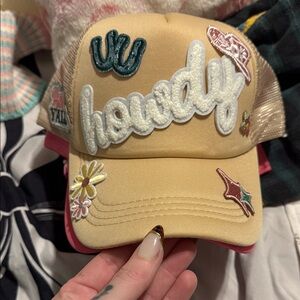 Embroidered 'Howdy' Tan Cap